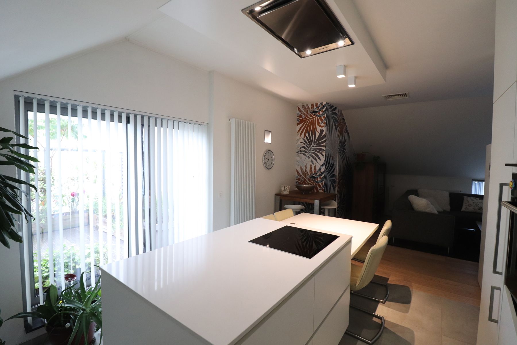 Modern en energiezuinig 2-slaapkamerappartement met carport en ruim terras. foto 6