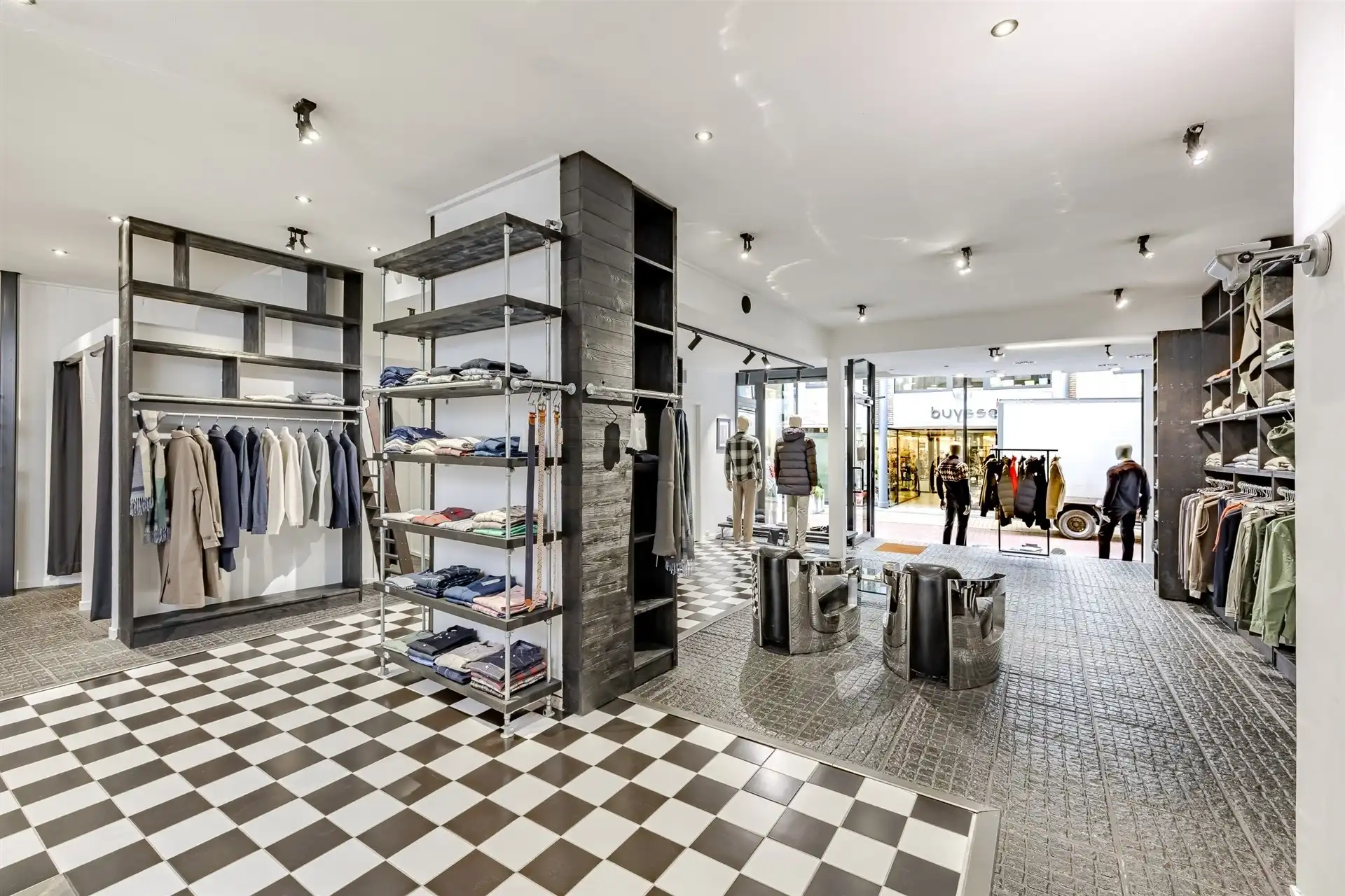 Prachtig winkelpand met duplex op groot perceel foto 9