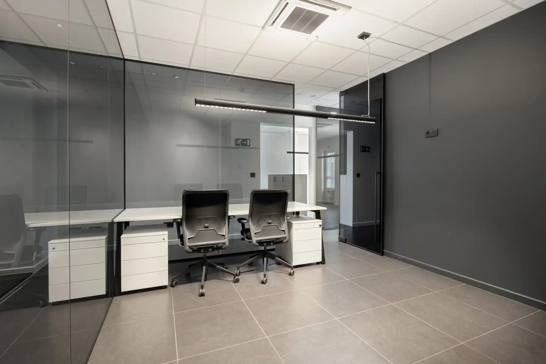 Commercieel gelegen kantoorruimte met moderne voorzieningen. foto 11