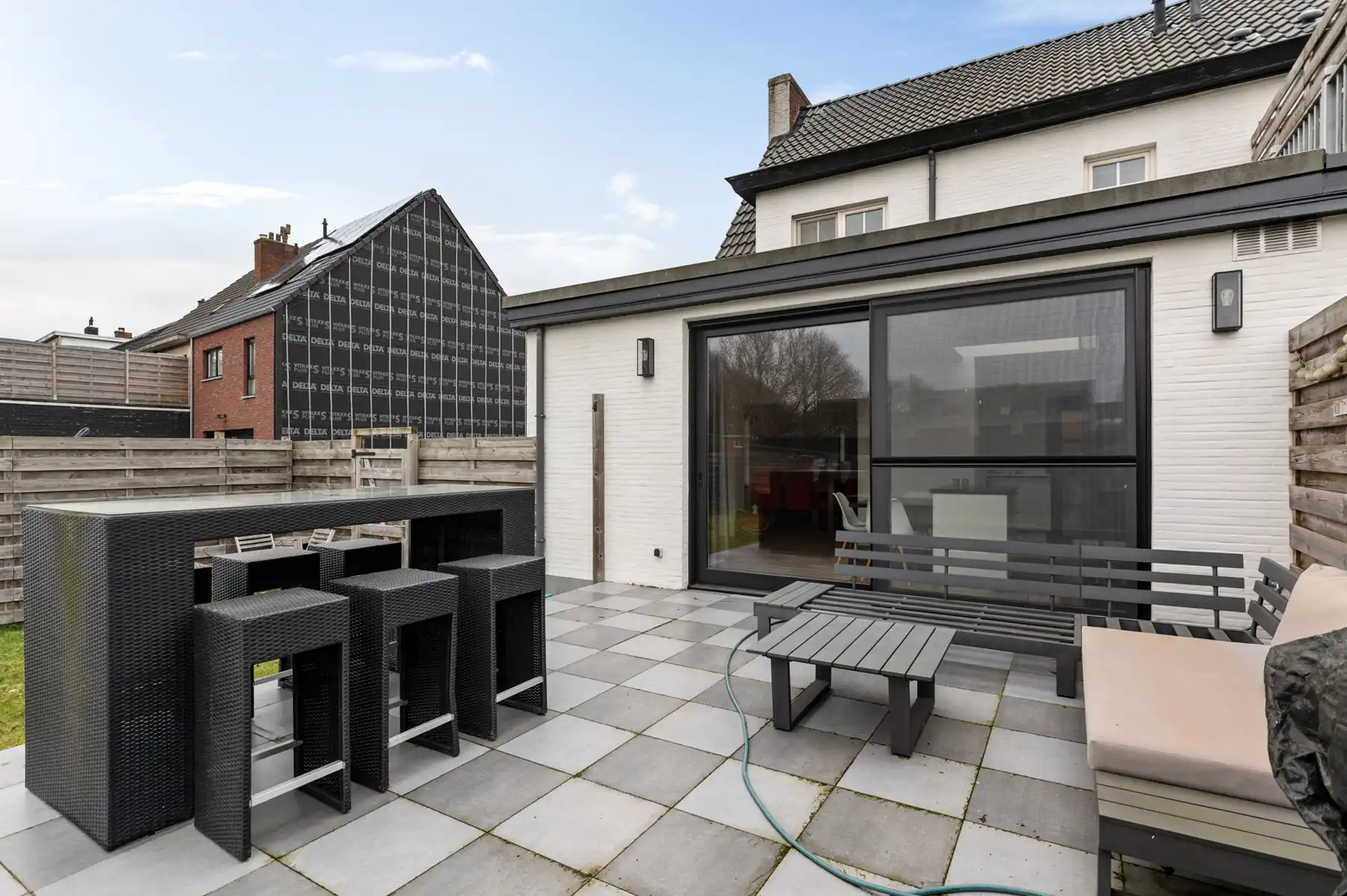 Instapklare woning met 2 slaapkamers, bureau en westgerichte tuin foto 13