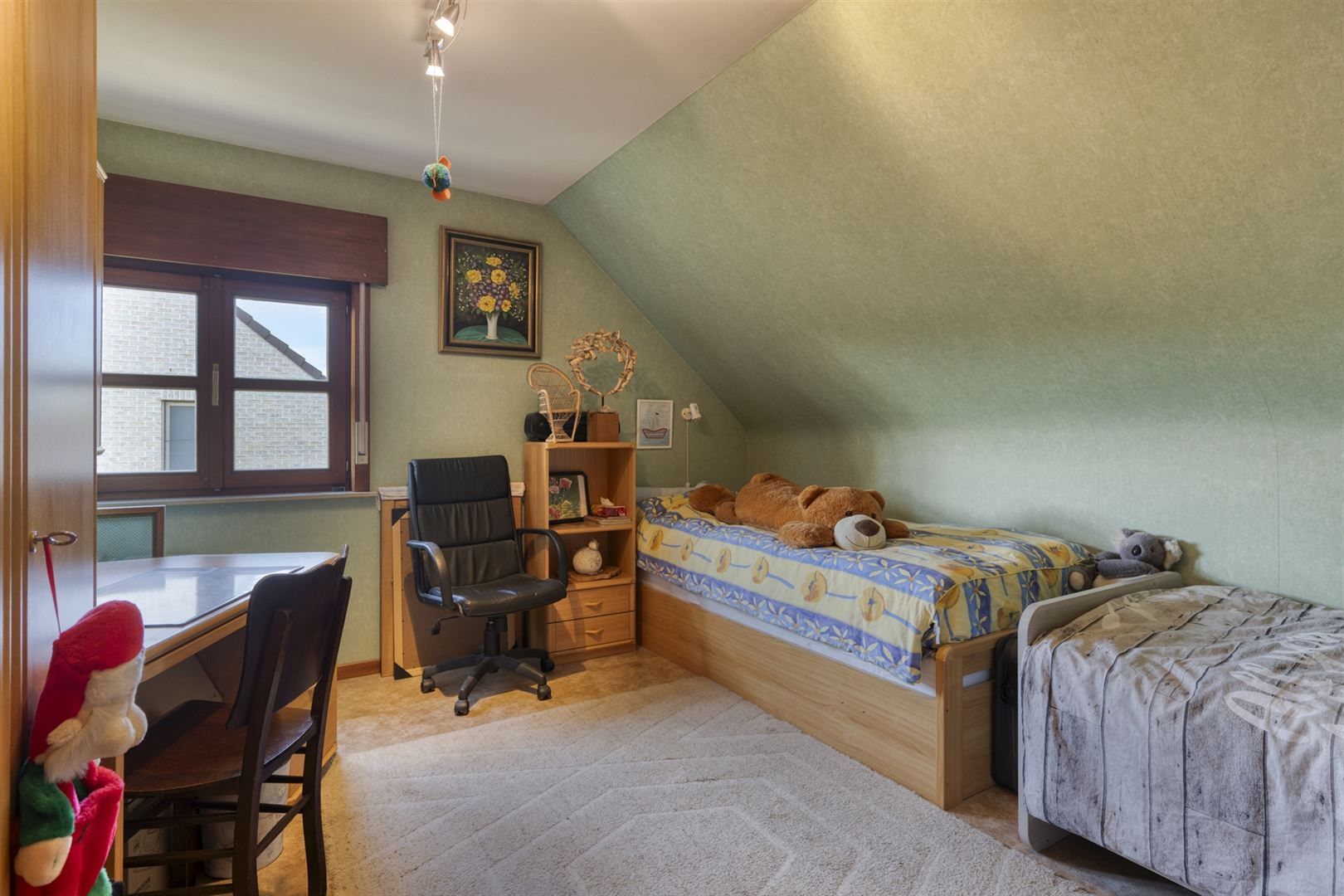 Goed onderhouden open bebouwing gelegen op 1.170 m² met 4 slaapkamers. foto 13