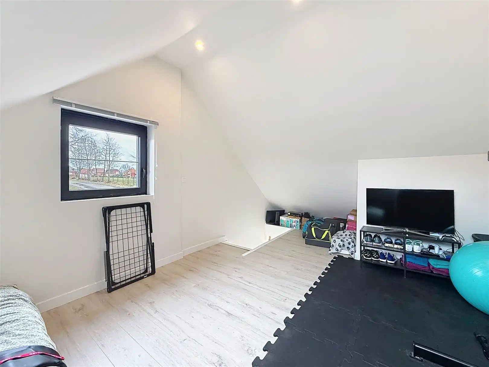 Gerenoveerde HOB met tuin, 2 slpks, 2a 93ca foto 21