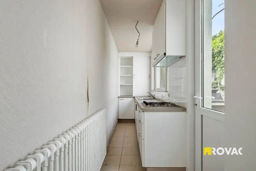 Te renoveren handelspand met woonst in hartje Izegem foto 12