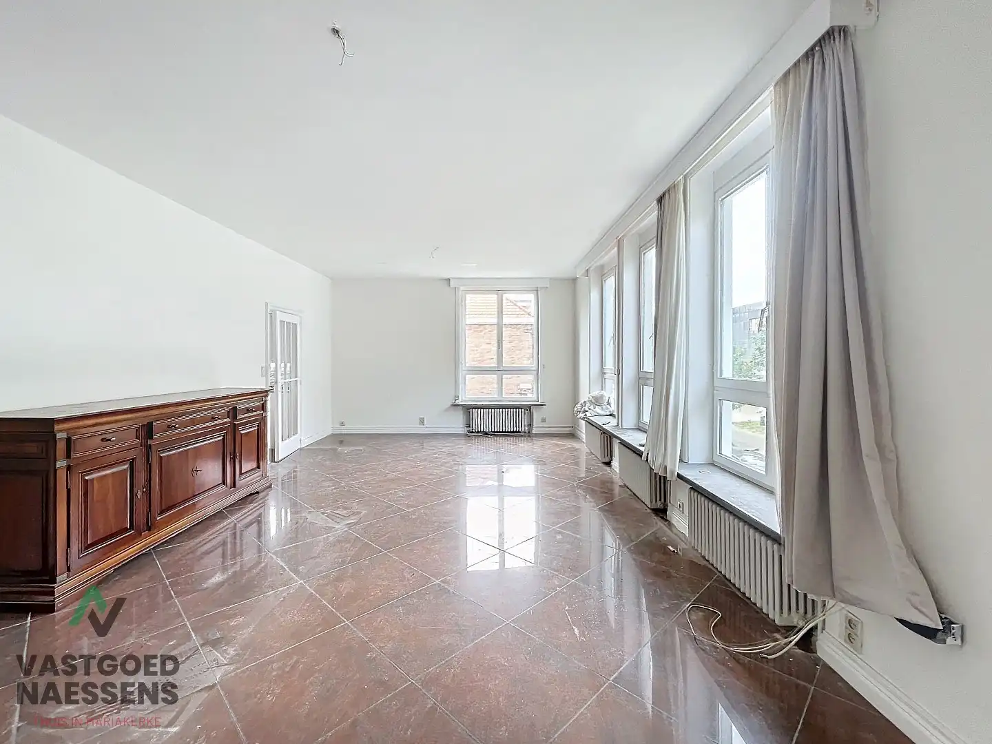 INVESTERINGSPAND/WONING - 5 SLPK - RUIME GARAGE - LOODS EN TERRAS foto 2