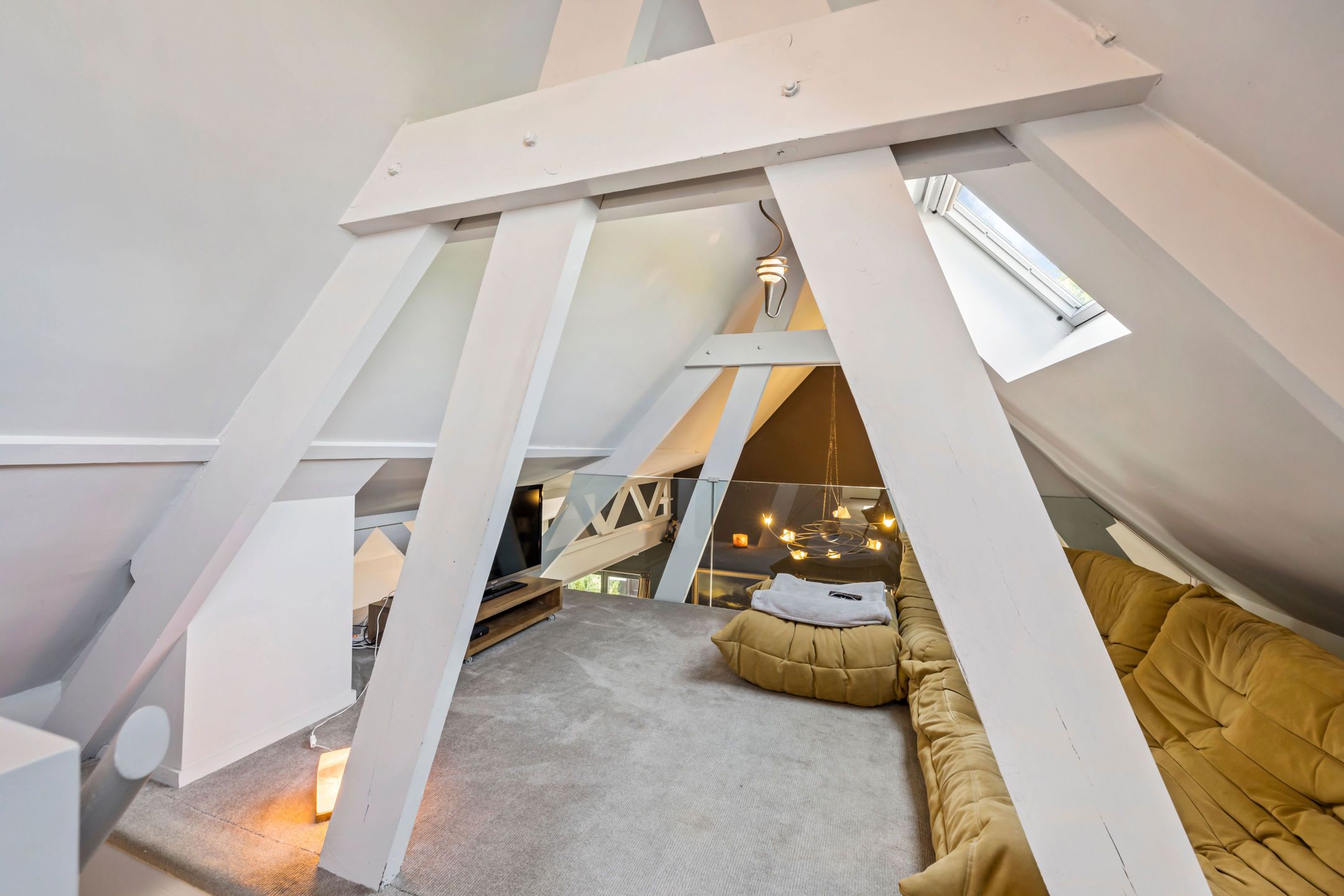 Met smaak gerenoveerde landelijke woning op +/- 63a foto 32