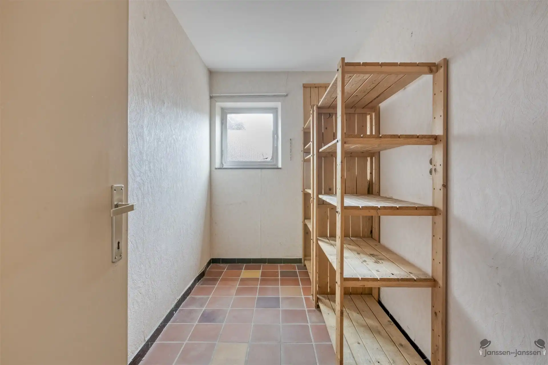 Lichtrijk 2-slaapkamerappartement met garagebox in het hart van Leopoldsburg! foto 23