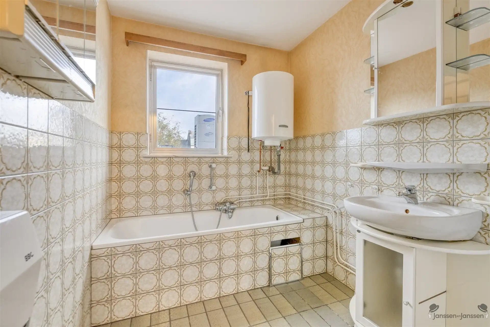 Lichtrijk 2-slaapkamerappartement met garagebox in het hart van Leopoldsburg! foto 23