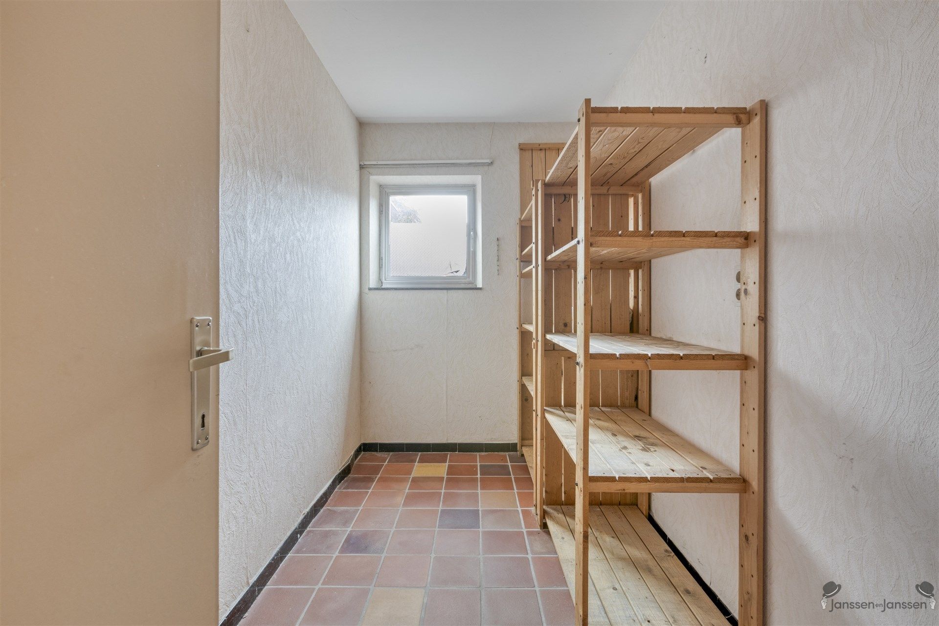 Lichtrijk 2-slaapkamerappartement met garagebox in het hart van Leopoldsburg! foto 23