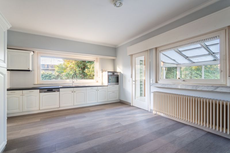 Luineuze gelijkvloerse villa in centrum Brasschaat! Toplocatie! foto 6