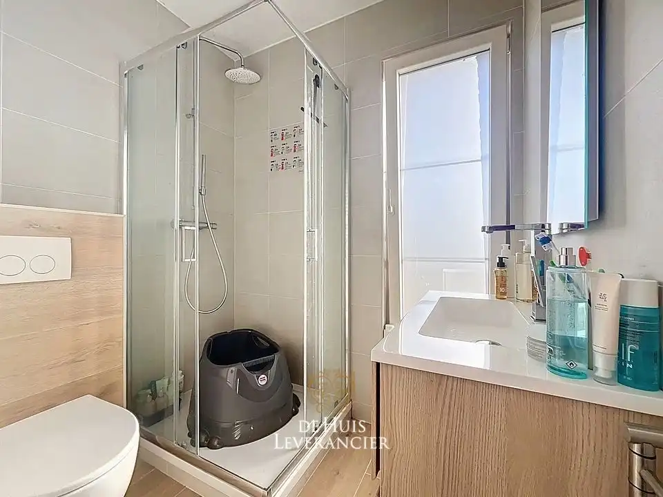 Lichtrijk wonen in de gegeerde Altena-wijk: Een instapklare thuis waar comfort en locatie elkaar ontmoeten foto 18