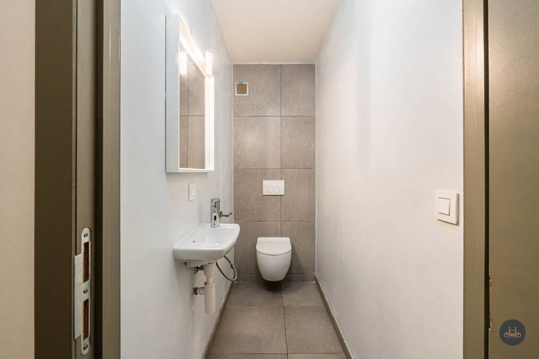 Uniek appartement met ruime tuin foto 17