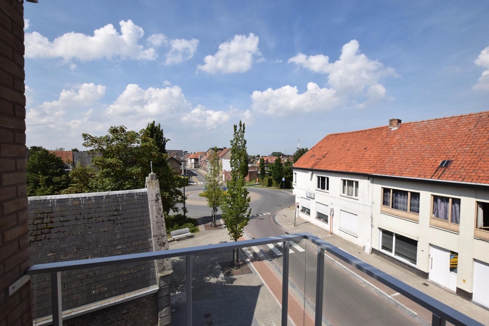 Recent en instapklaar appartement met 2 slaapkamers en autostaanplaats in het centrum van Gistel foto 8