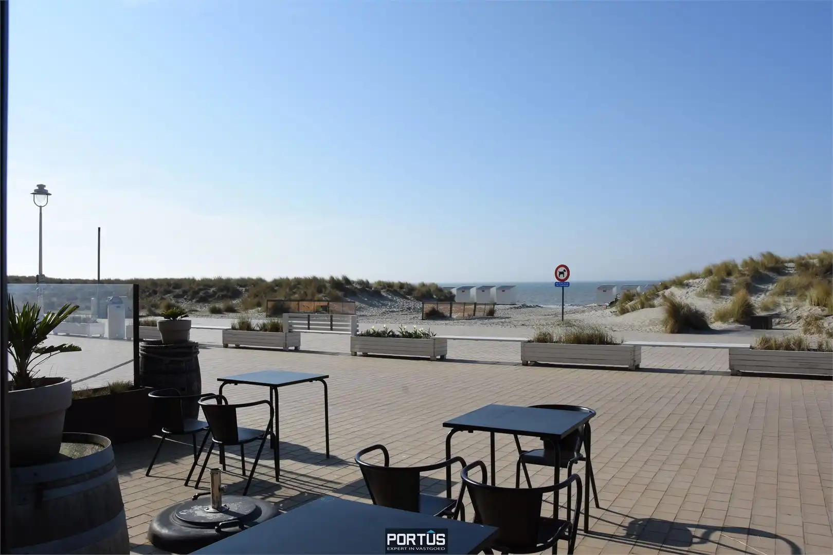Handelsgelijkvloers te huur als Pop-up! Zeedijk Nieuwpoort foto {{pictureIndex}}