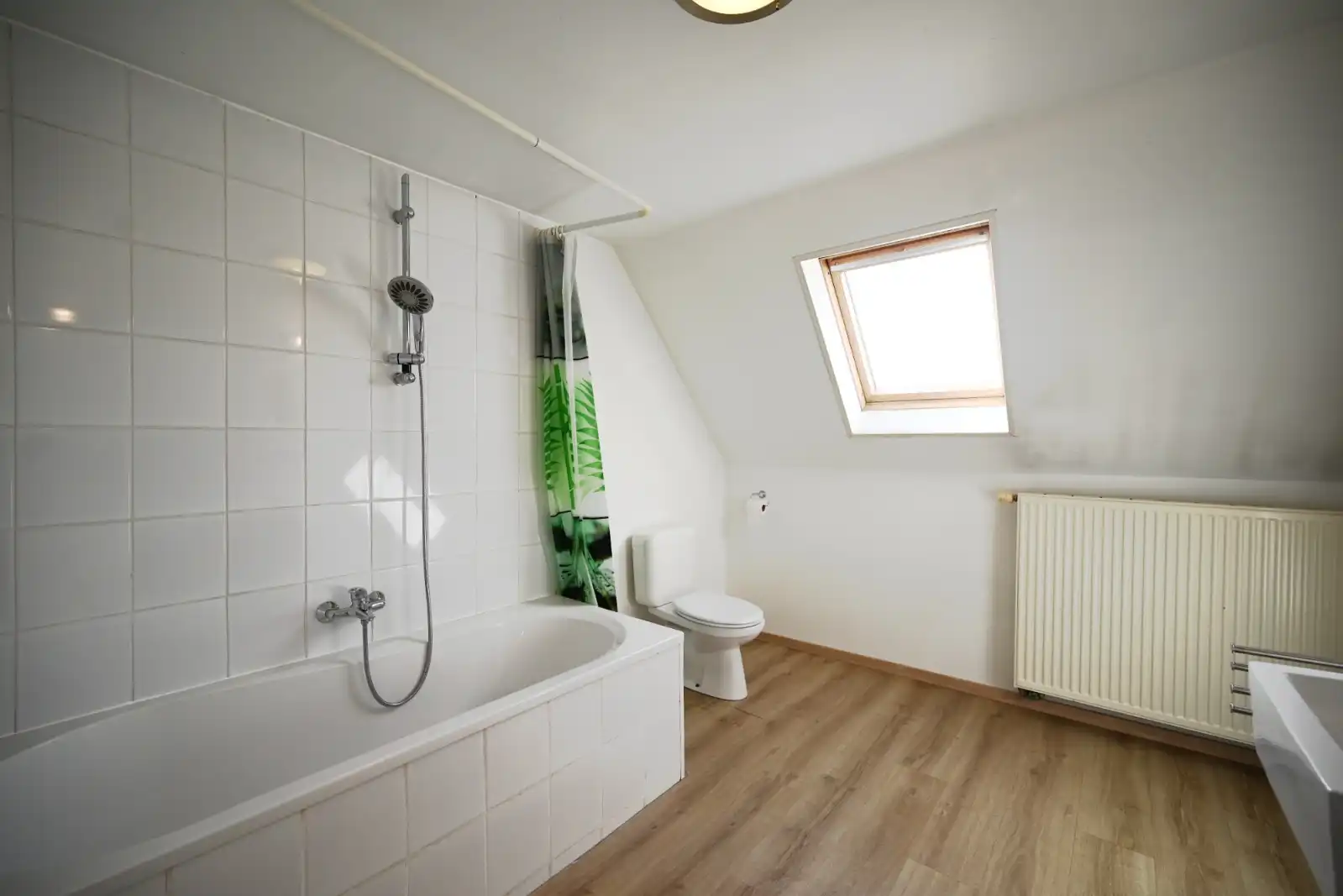 Ruime gezinswoning met 3 slaapkamers, tuin en groot terras! foto 17
