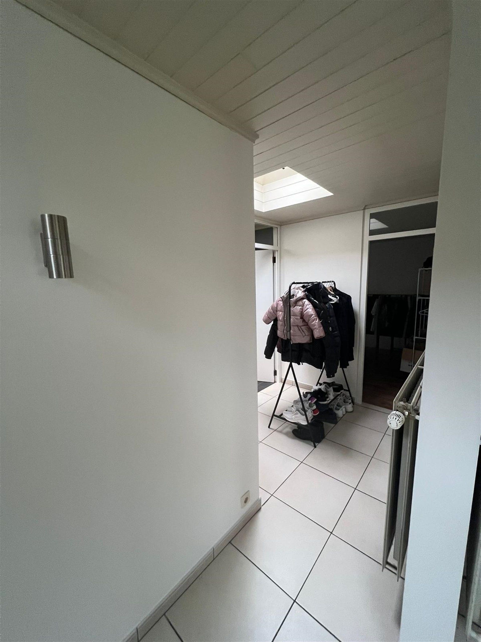 Ruime bungalow met twee slaapkamers en grote tuin foto 13