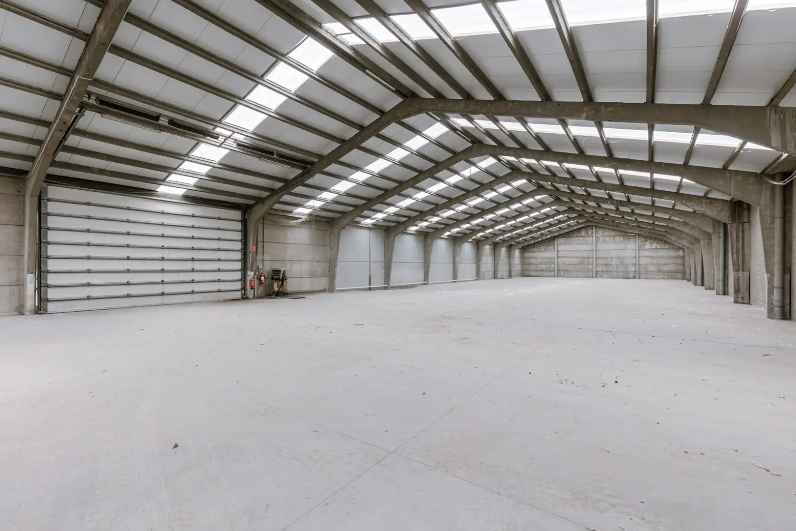 Industriegrond van 14.768 m² met bedrijfsgebouw van 3.025 m² te koop foto 3