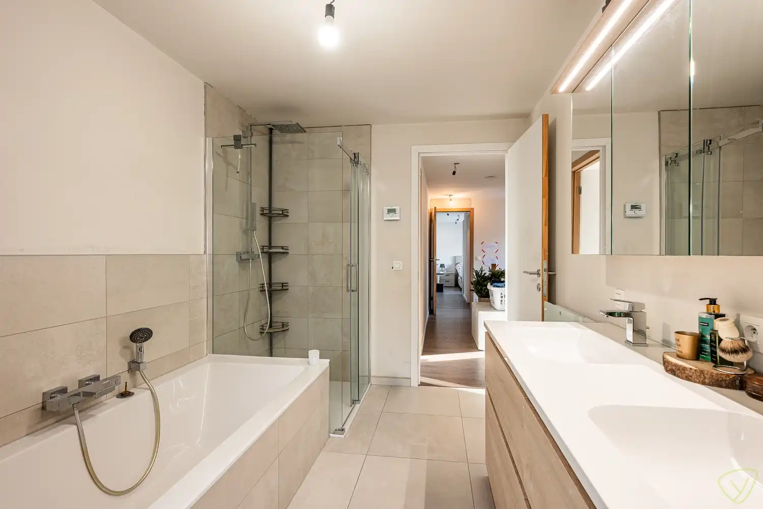 Vernieuwbouw woning met praktijkruimte op topligging met uitstekende zichtbaarheid in Evergem foto 19