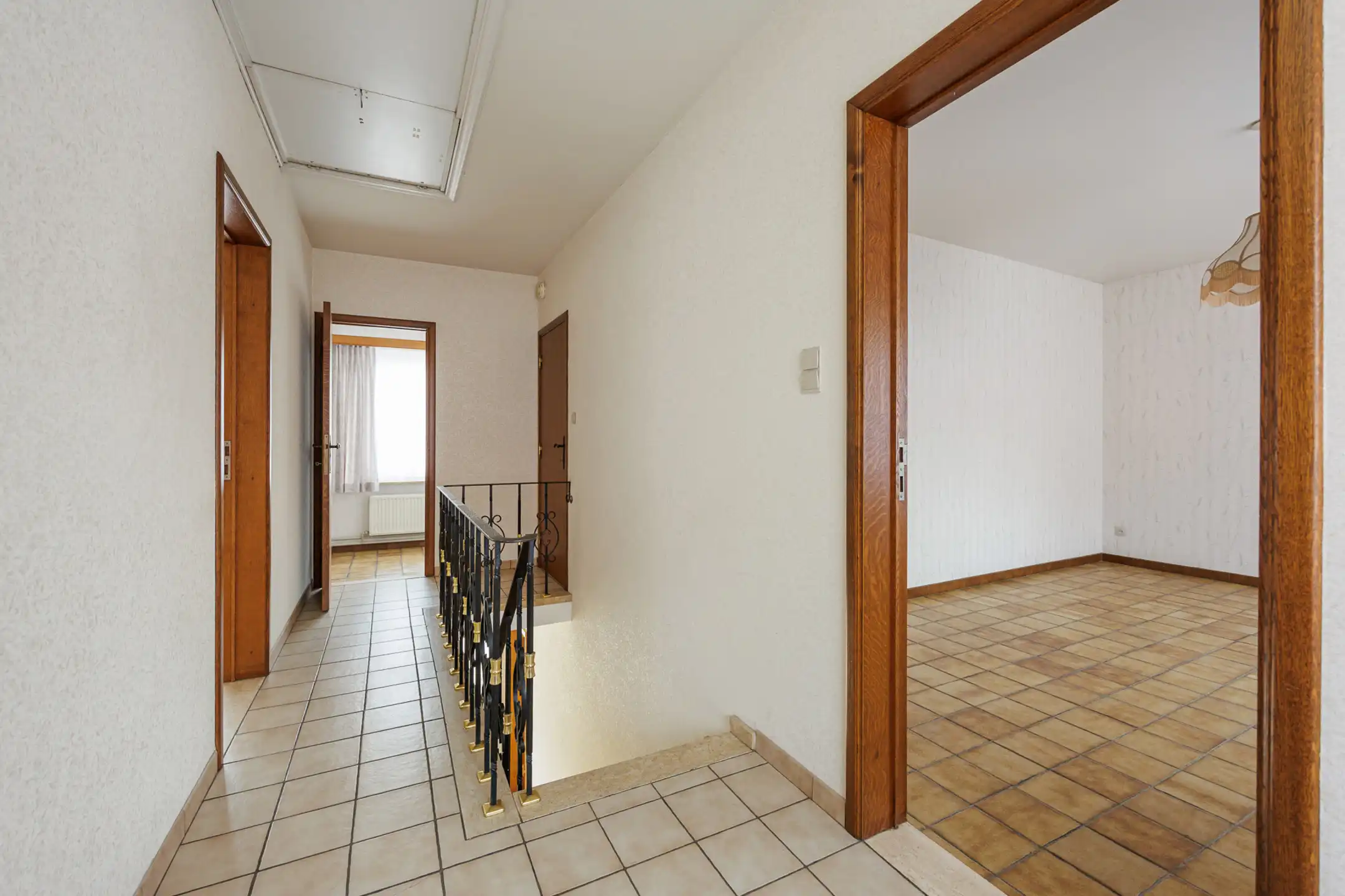 Te renoveren 3slpk-woning met 2 garages & tuin nabij centrum foto 10