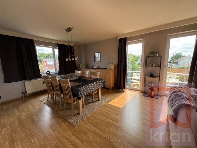 BEMEUBELD - Ruim 2-slaapkamer appartement met terras en garage. foto 5