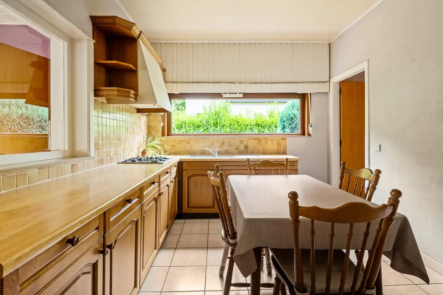 Vrijstaande laagbouwwoning met tal van mogelijkheden in Oelegem! foto 6