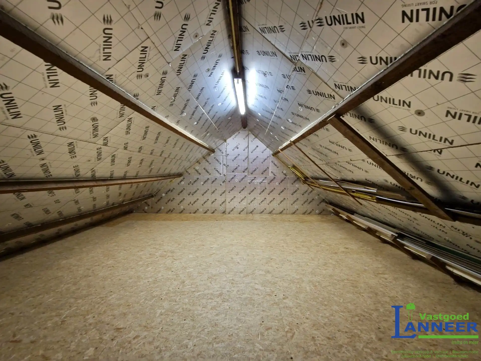 Woning met grote garage, 4 slpkmrs en diverse bijgebouwen foto 22