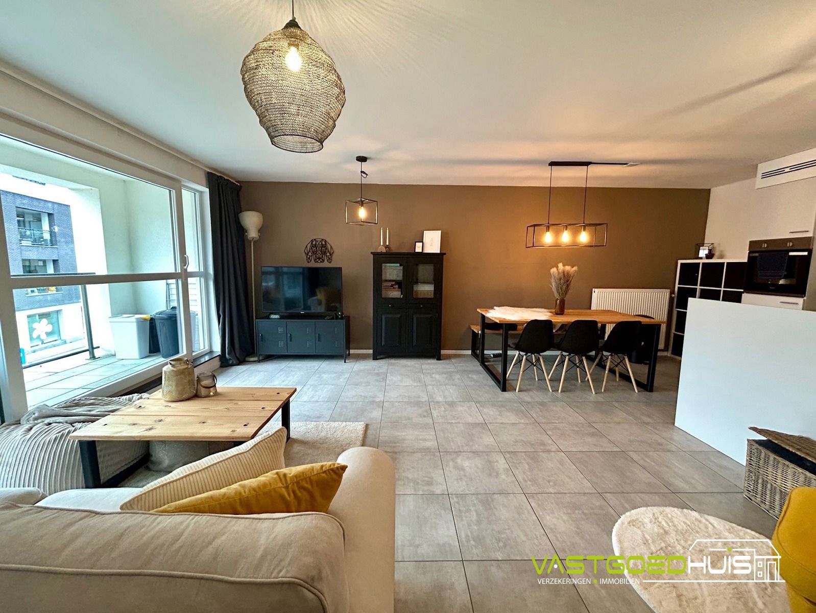 Modern appartement met 2 slaapkamers en terras foto 9
