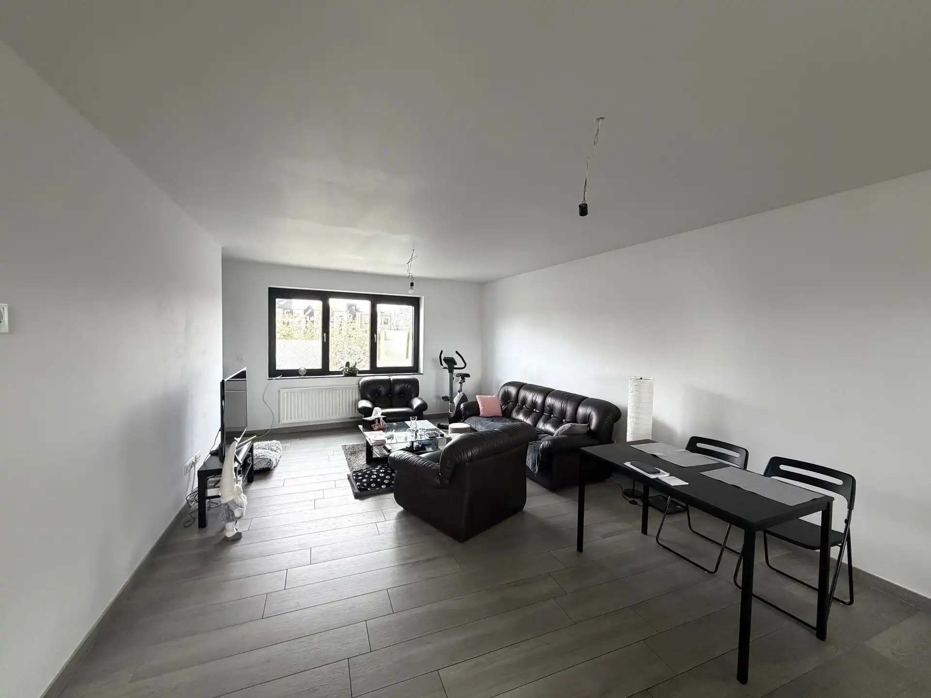 Zeer ruim duplex-appartement met 2 slaapkamers nabij verschillende invalswegen en centrum Dendermonde foto 5