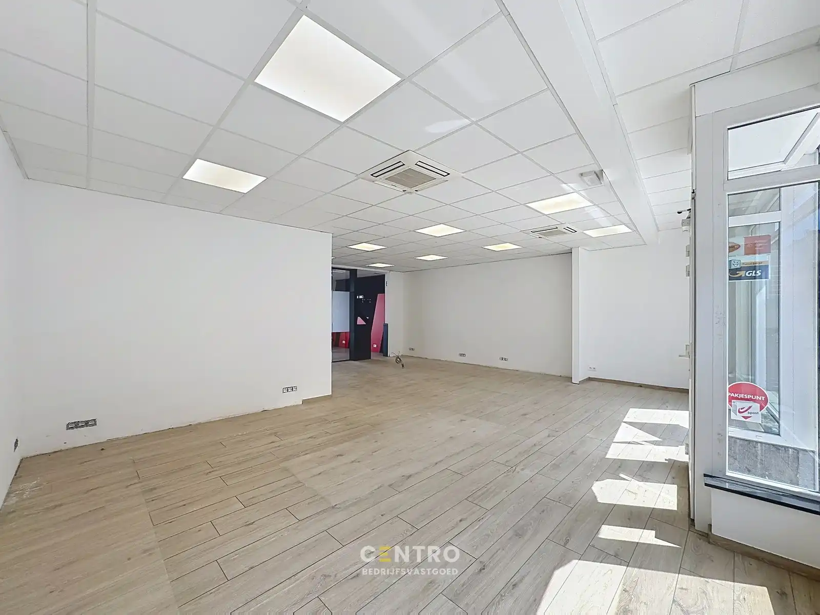Handelspand op centrale ligging te Ledegem! foto 6