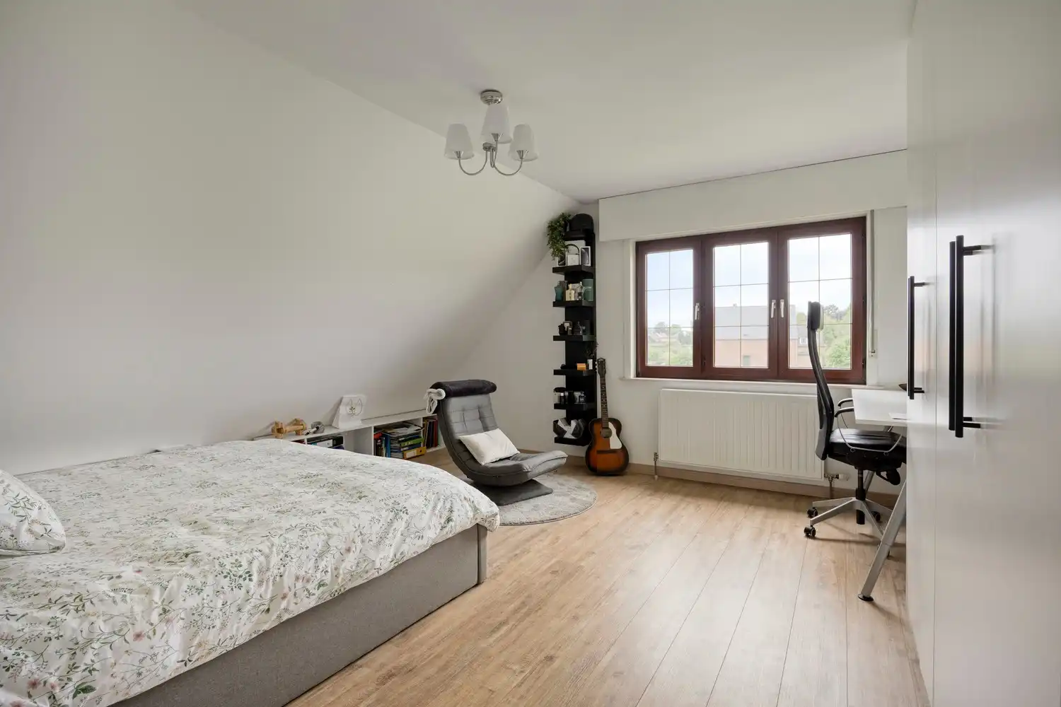 Statige en uitzonderlijk ruime woning op prachtig perceel met uniek groen uitzicht foto 13