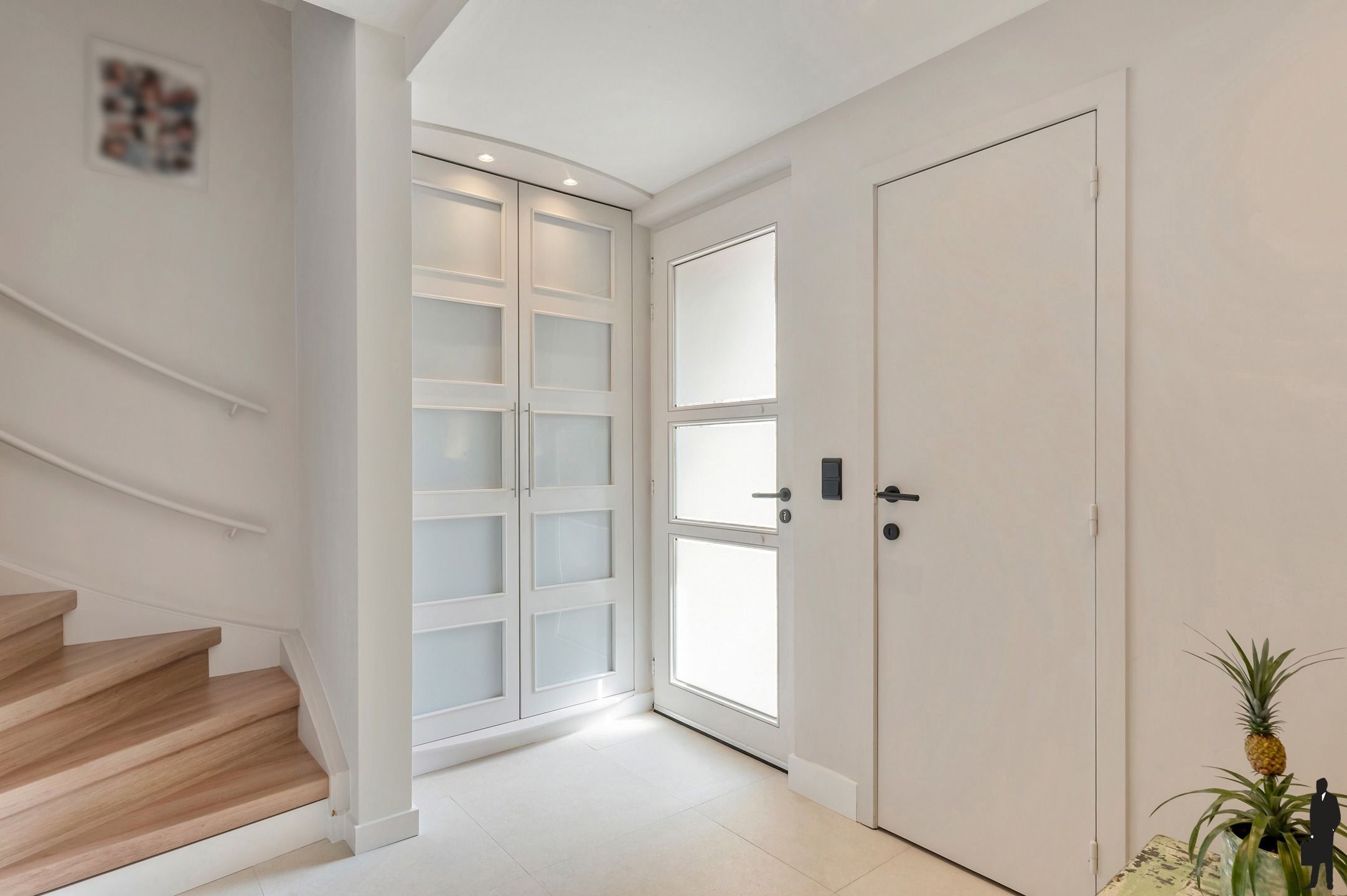 Vrijstaande woning met 3 slpks in doodlopende straat op 543 m². foto 3