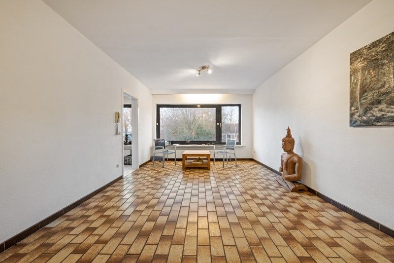 Ruim appartement op uitstekende ligging met 3 slaapkamers foto 4