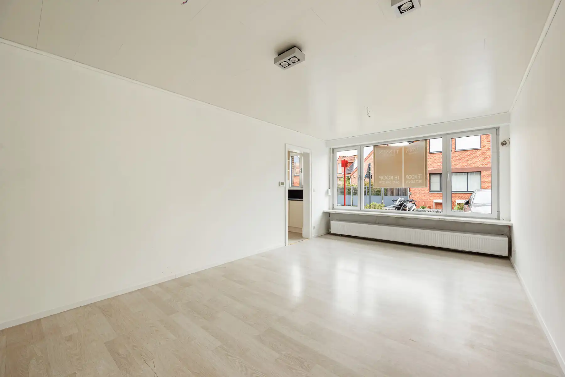Gelijkvloersappartement met 2 slaapkamers, tuin en garagebox foto 2