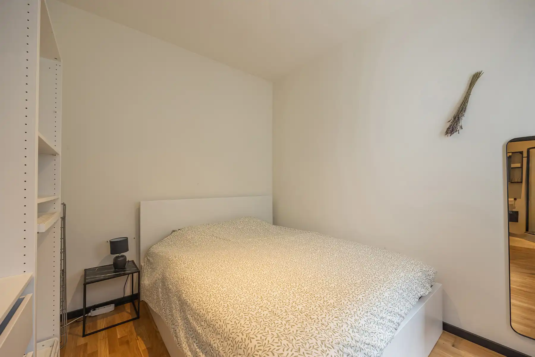 Instapklaar gelijkvloers 1-slaapkamerappartement met terras! foto 10