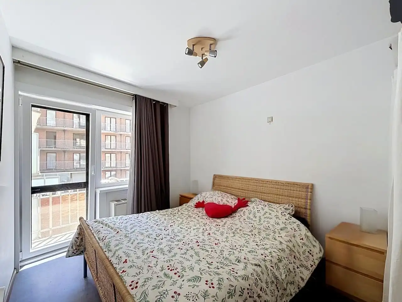 Praktisch ingedeeld appartement met frontaal zeezicht foto 13