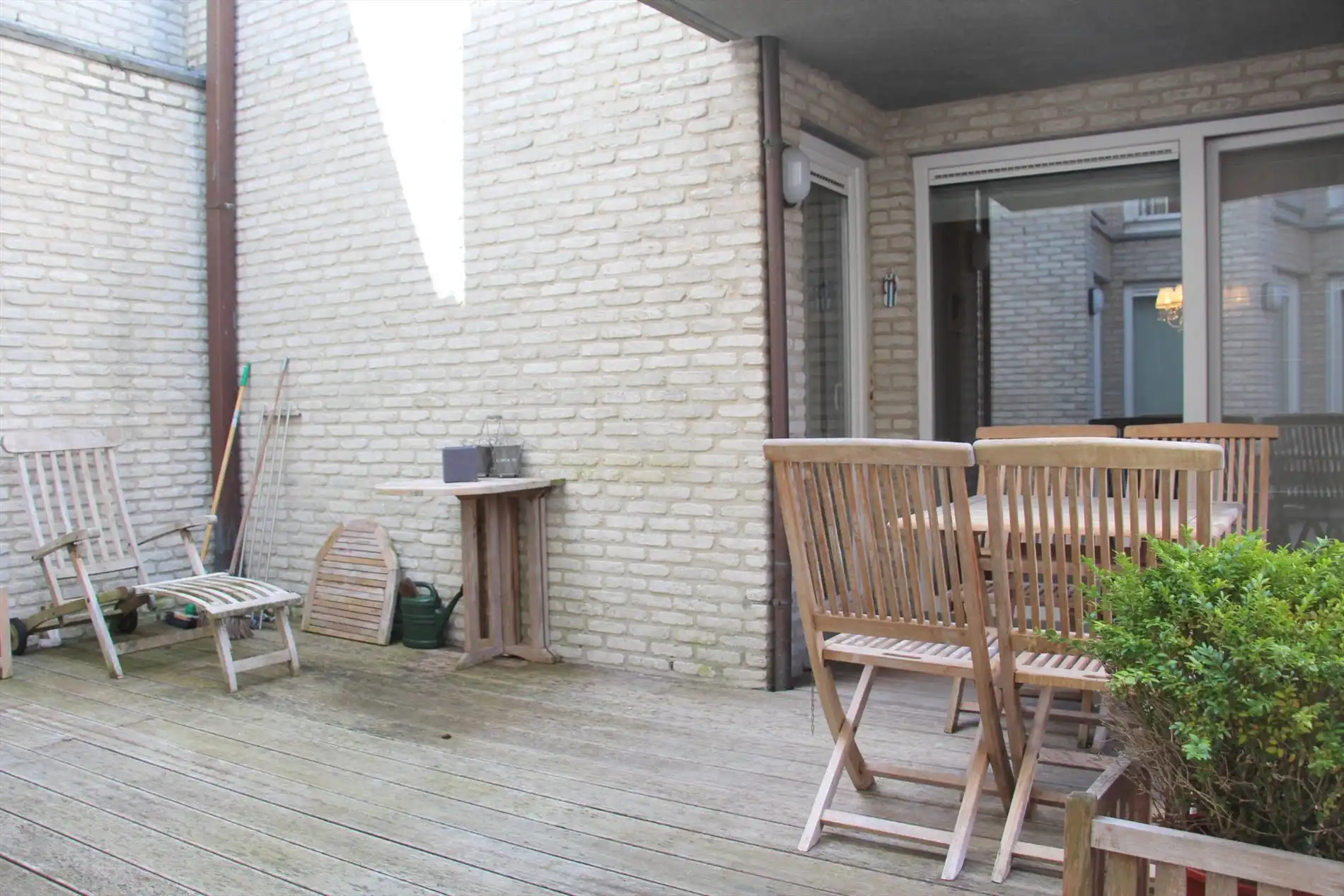 Centraal gelegen appartement met 2 slpks. en terras foto 12