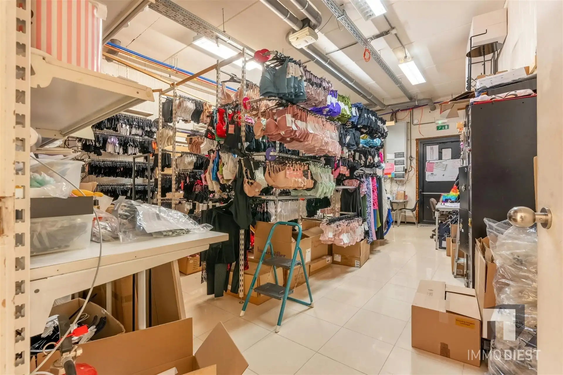 Opbrengstpand winkelcentrum van Diest (uitstekende verhuring) foto 10