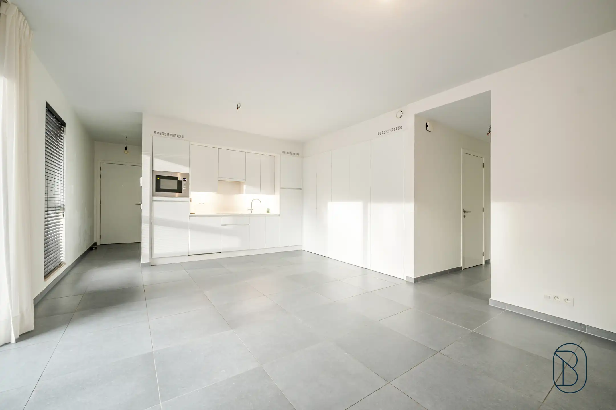 Recent instapklaar appartement met terras op De Munt in Roeselare! foto 10