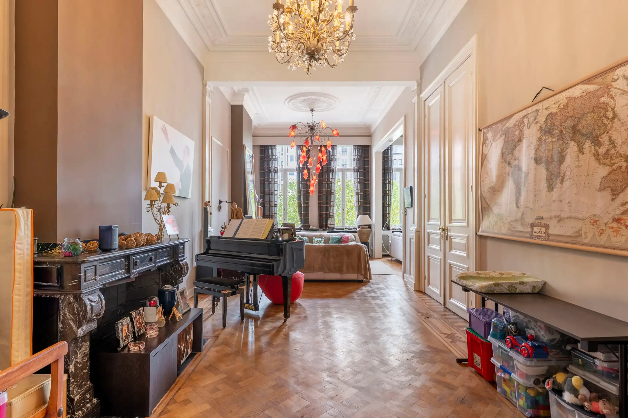 ANTWERPEN CENTRUM - Herenhuis met parking. foto 2