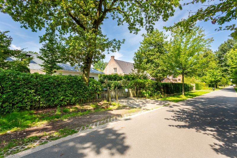 Toplocatie,Laagbouw villa met veel ruimte in een oase van groen! foto 25