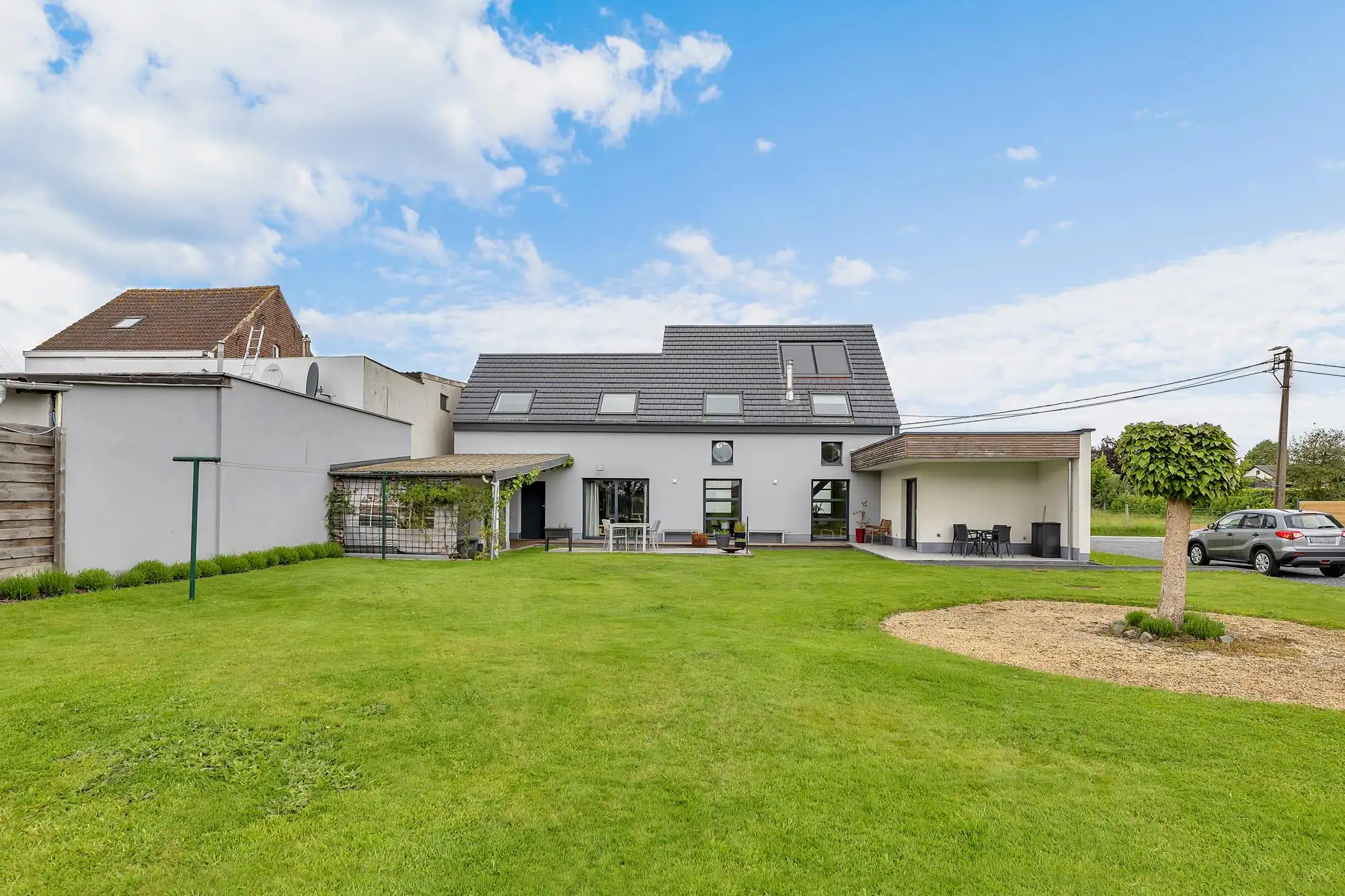 Ruime en volledig gerenoveerde veelzijdige woning op 19a68ca foto 28