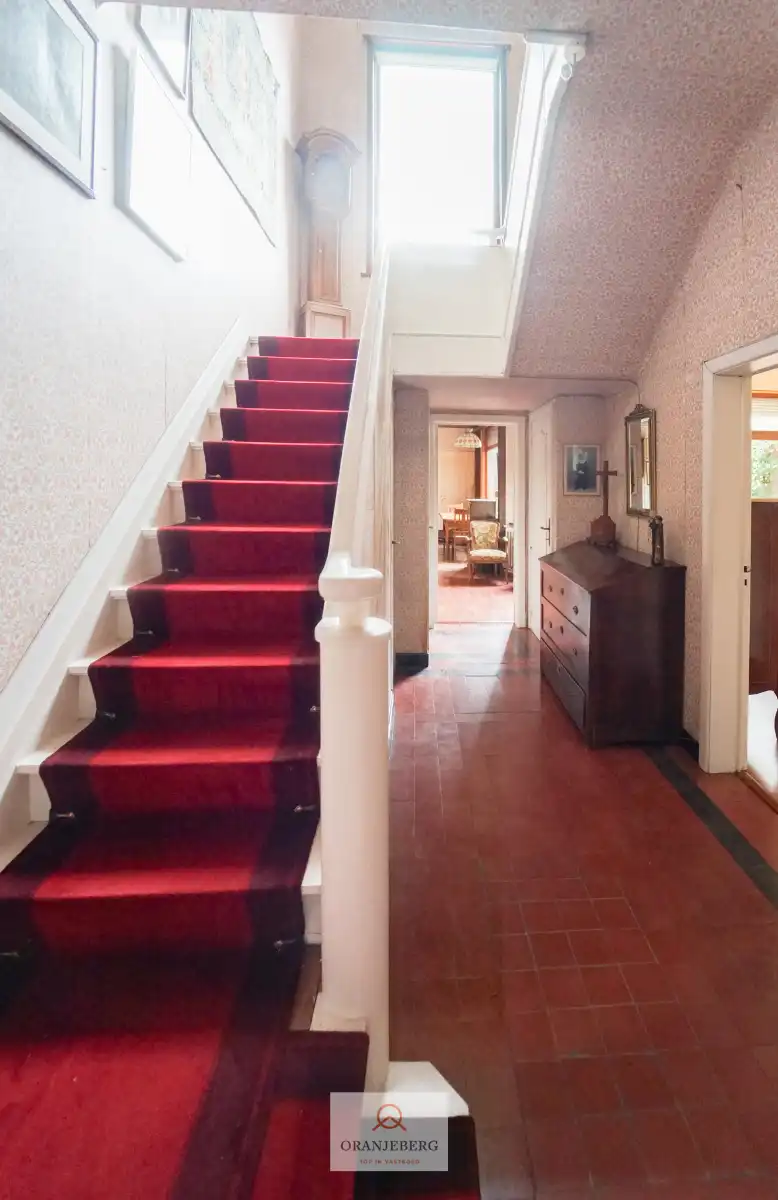 Charmante op te frissen woning met stadstuin! foto 3