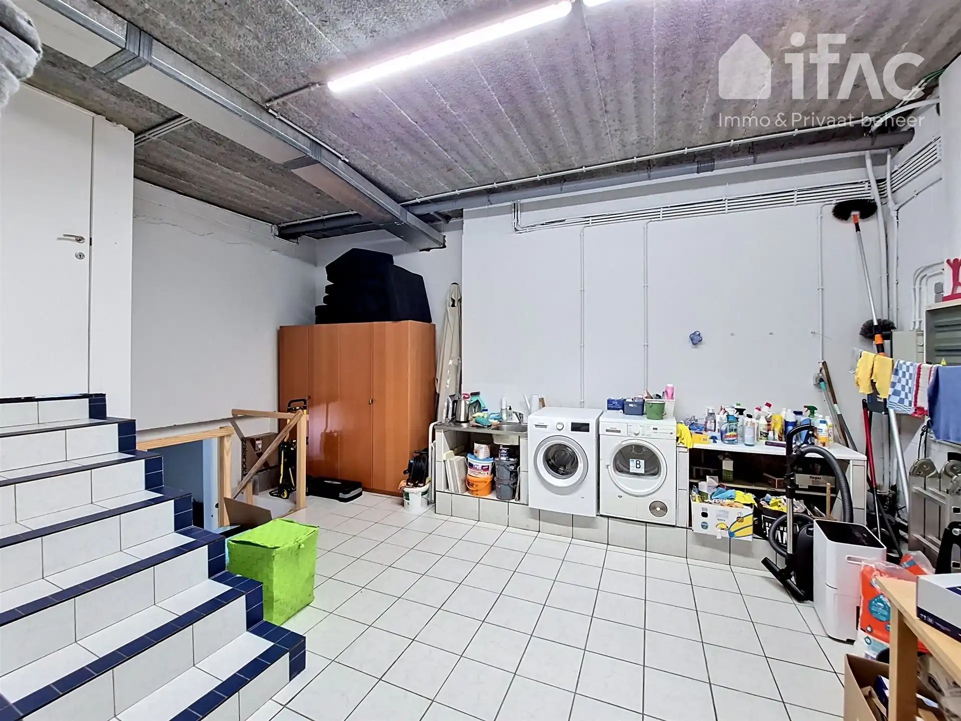 Unieke moderne split-levelvilla met zwembad op 17a83ca foto 25