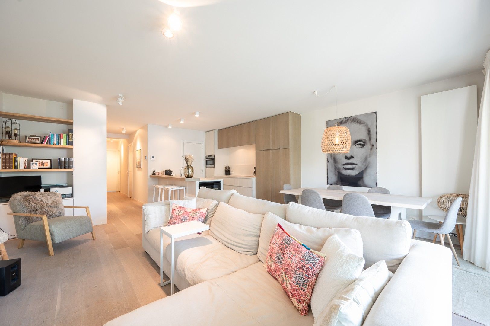 Prachtig appartement met frontaal zicht op het meer van Duinenwater. foto 4