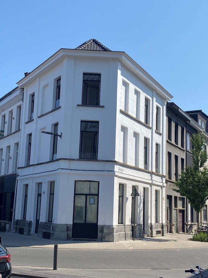 ()=>{if(producerUpdateValueVersion(node),producerAccessed(node),node.value===ERRORED)throw node.error;return node.value} Hardenvoort 46 - 2060 Antwerpen (2060)