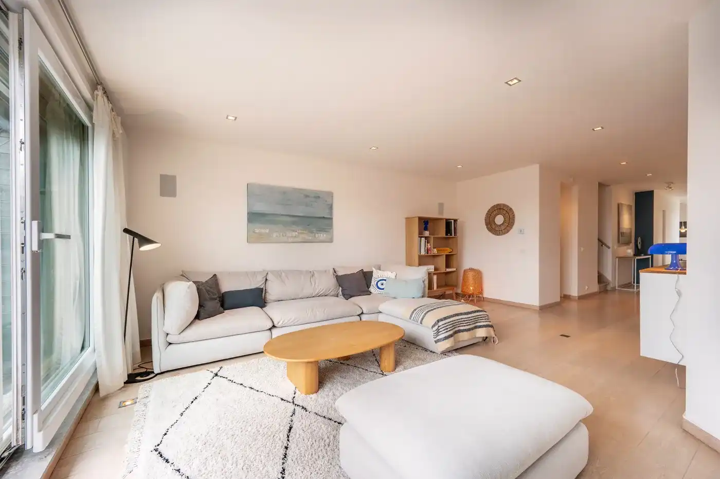 Zuidgericht en instapklaar 4-slaapkamerappartement, met 2 ruime terrassen. foto 2
