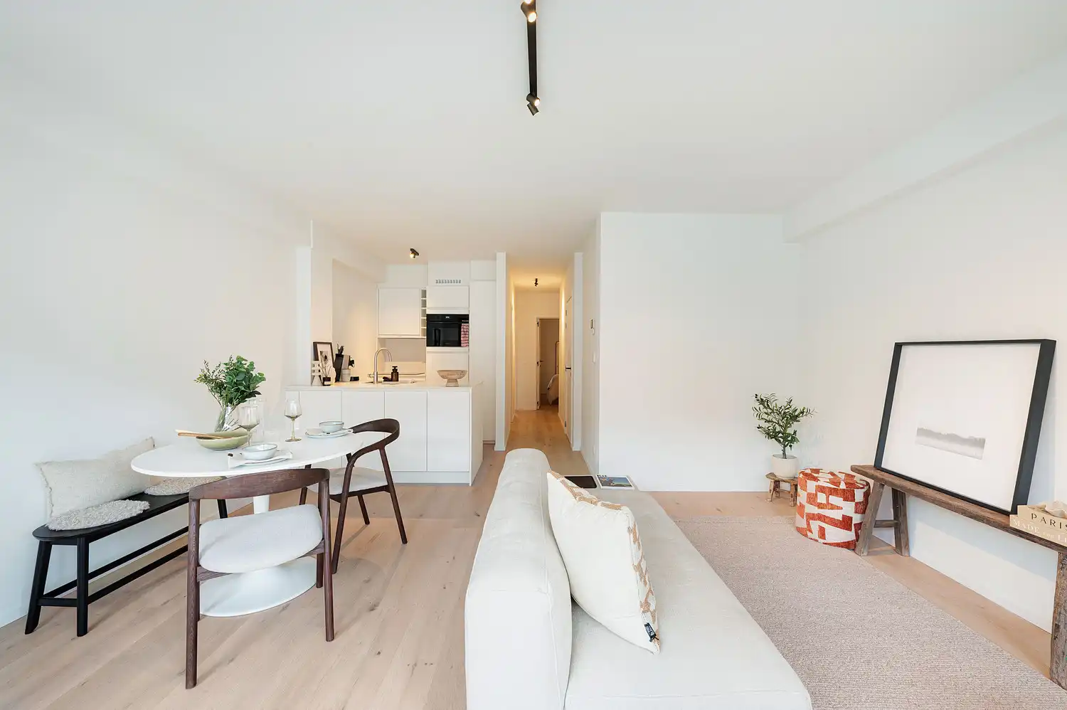 Vernieuwd en energiezuinig appartement vlakbij de Zeedijk foto {{pictureIndex}}