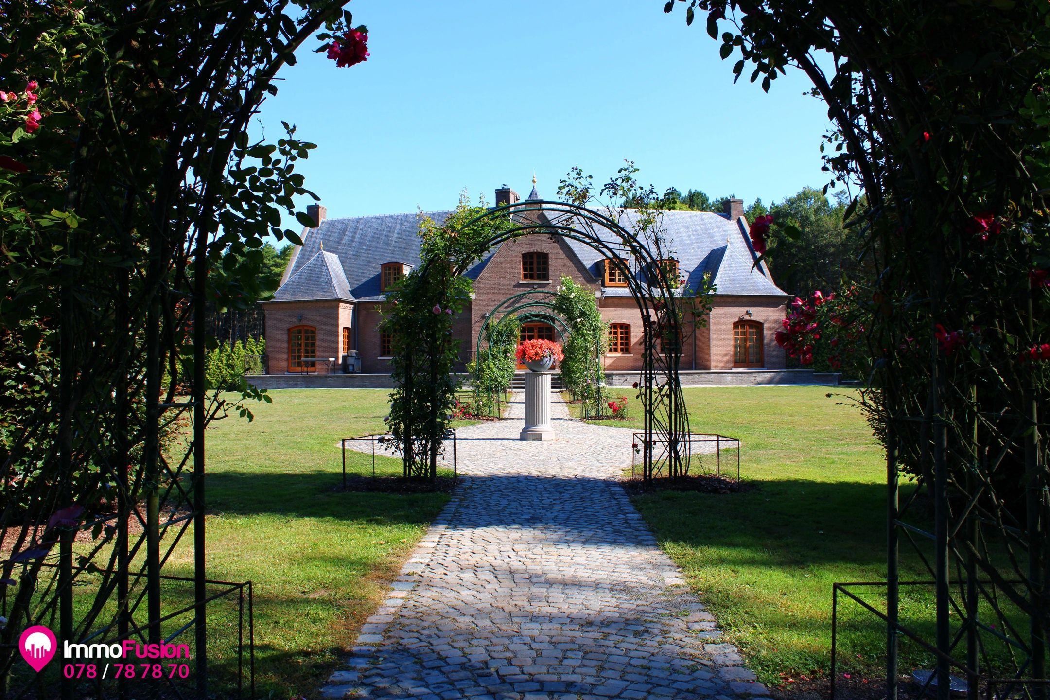 Unieke villa met bijgebouw, op ruim perceel van ca. 8.5 HA! foto 138