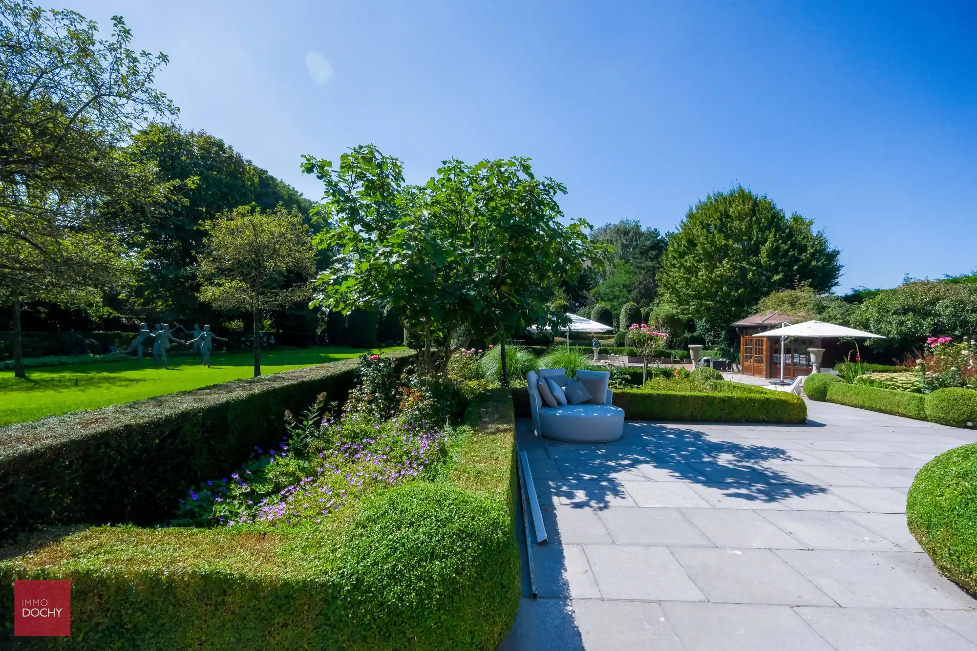 Ruim villa-landhuis met zwembad en poolhouse foto 10