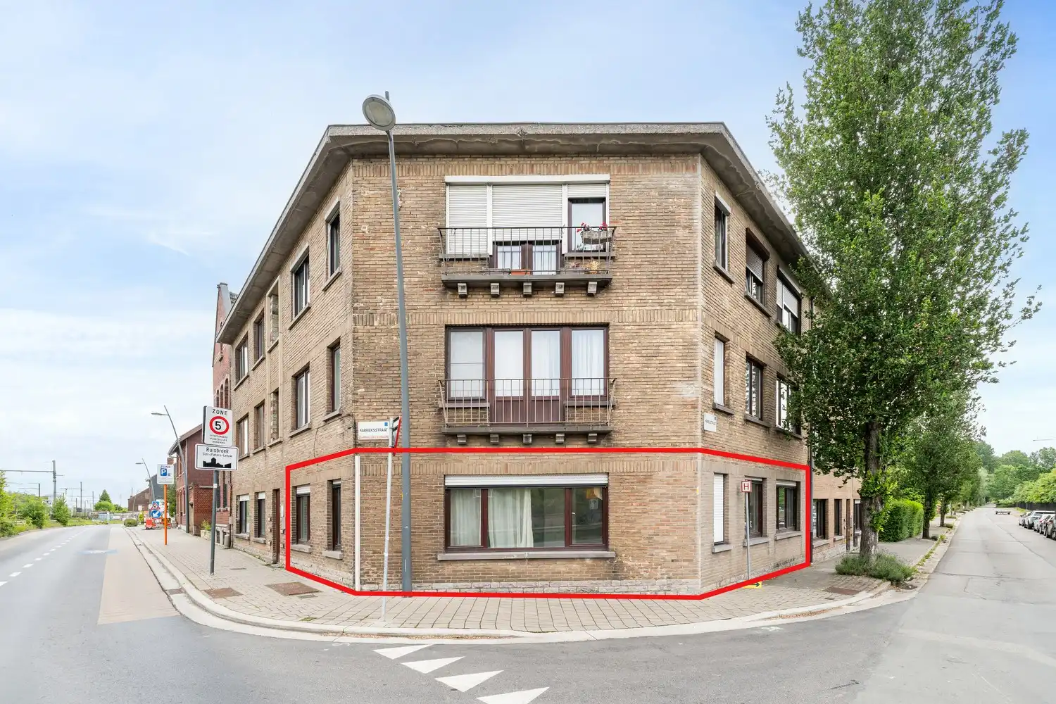 Gerenoveerd gelijkvloersappartement met 2 slaapkamers & garage foto 13
