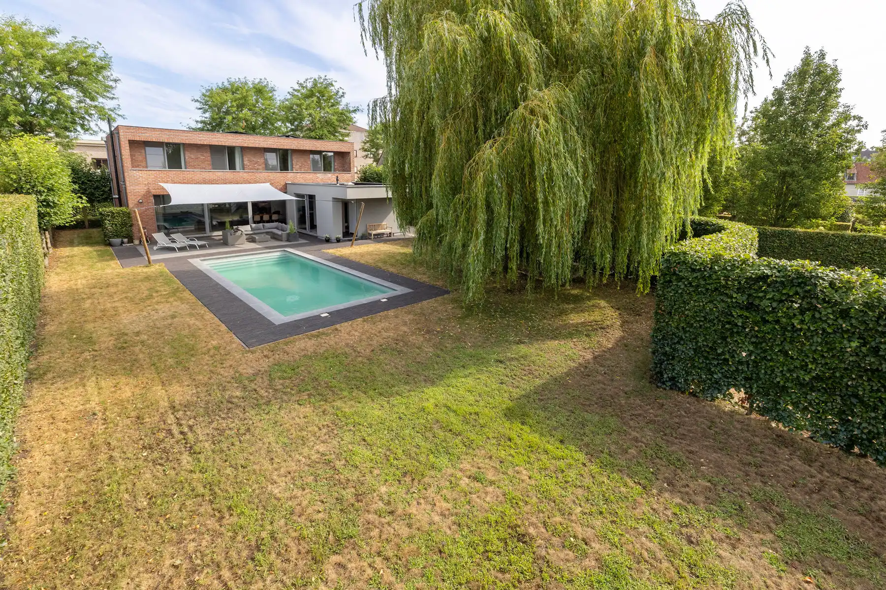 Moderne villa met zwembad op 1.282m² foto 31